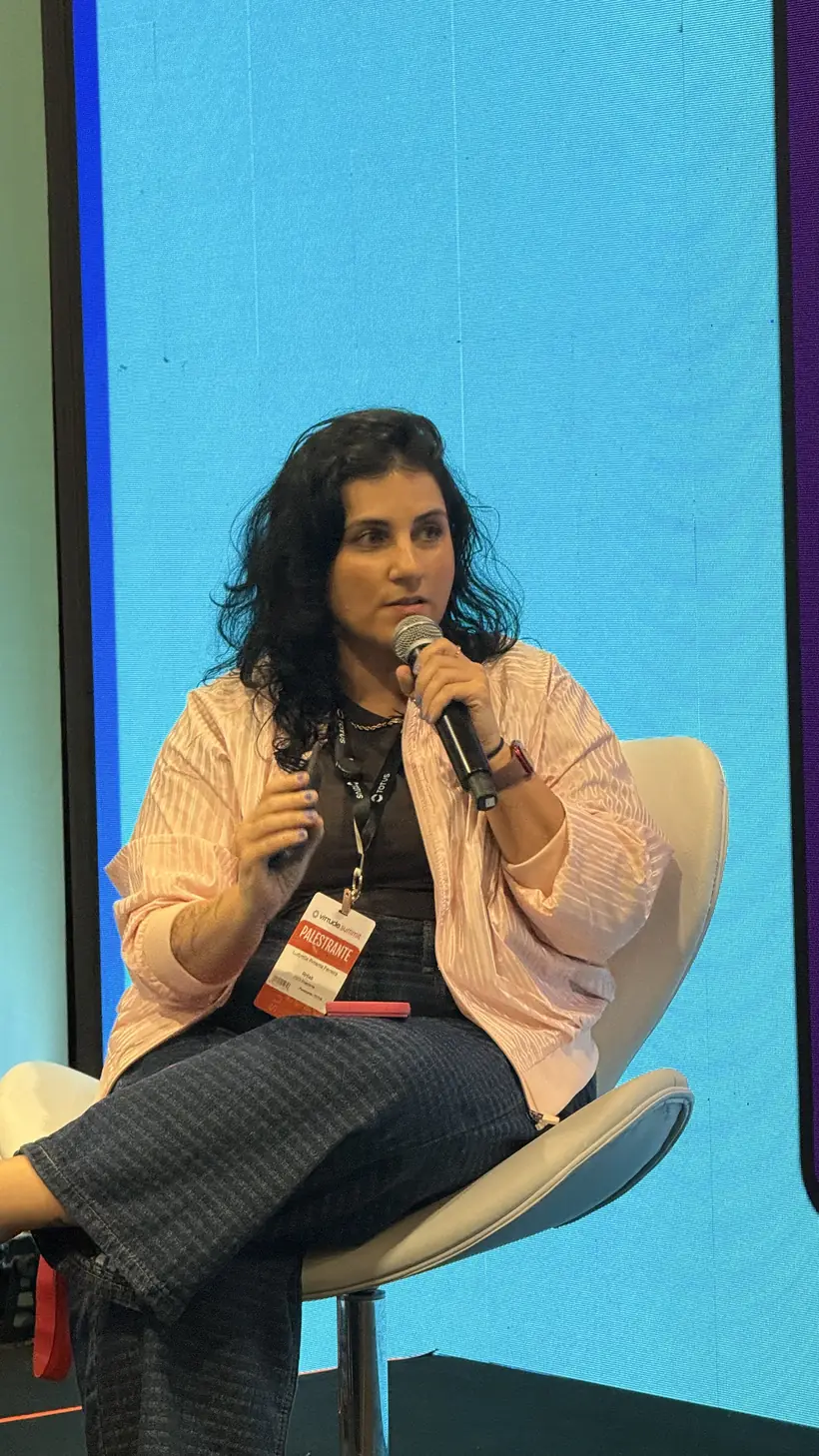 Ludymila Pimenta em painel de conversa
